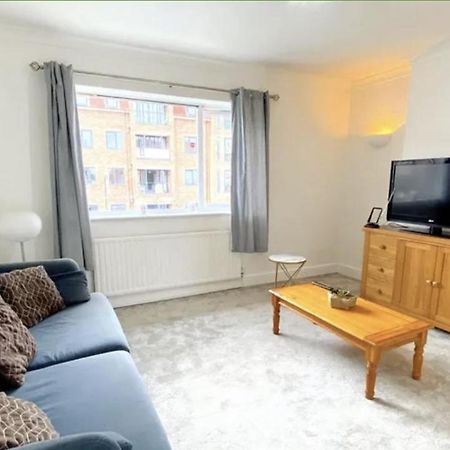 4 Bedroom Property Which Sleeps 8 Very Close To The Harry Potter Studio And Watford Junction Exteriör bild