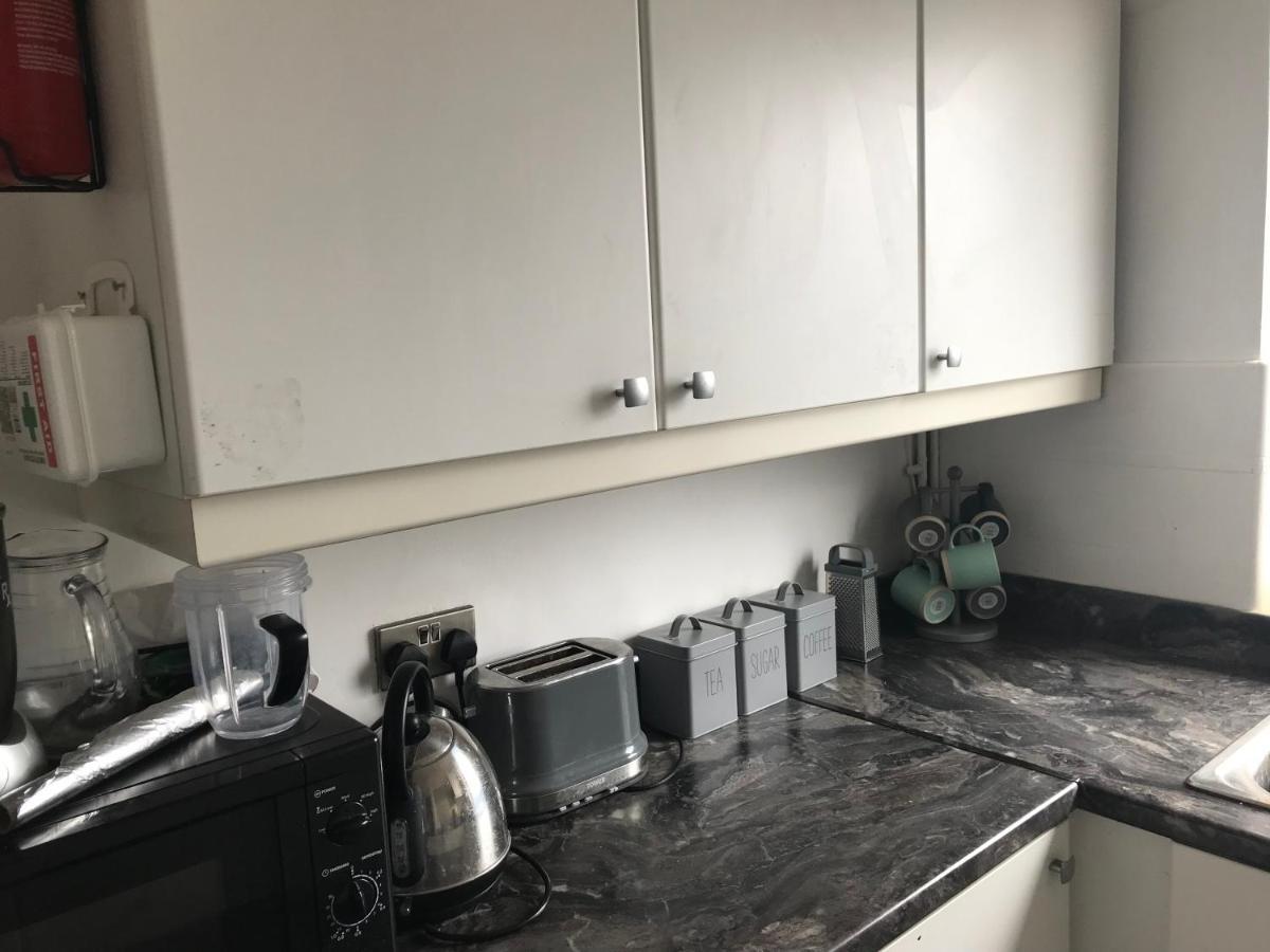 4 Bedroom Property Which Sleeps 8 Very Close To The Harry Potter Studio And Watford Junction Exteriör bild