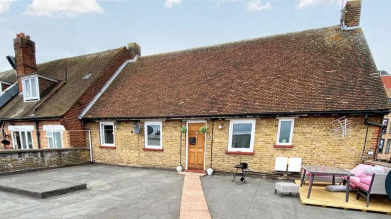 4 Bedroom Property Which Sleeps 8 Very Close To The Harry Potter Studio And Watford Junction Exteriör bild